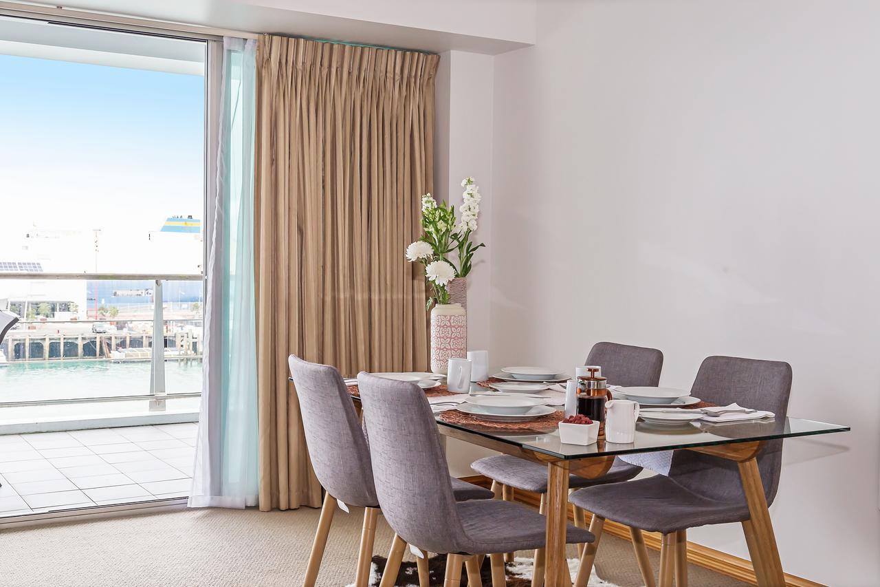 Princes Wharf Boutique Apartments Окленд Экстерьер фото