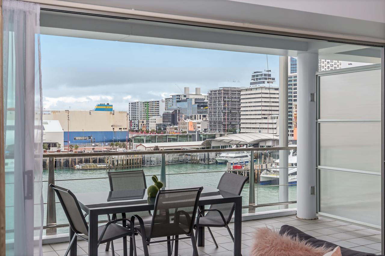 Princes Wharf Boutique Apartments Окленд Экстерьер фото
