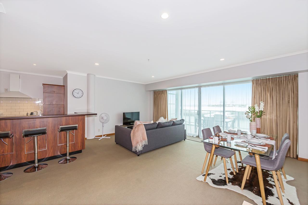 Princes Wharf Boutique Apartments Окленд Экстерьер фото