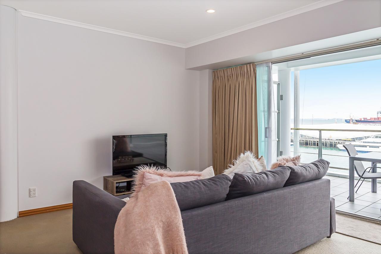 Princes Wharf Boutique Apartments Окленд Экстерьер фото